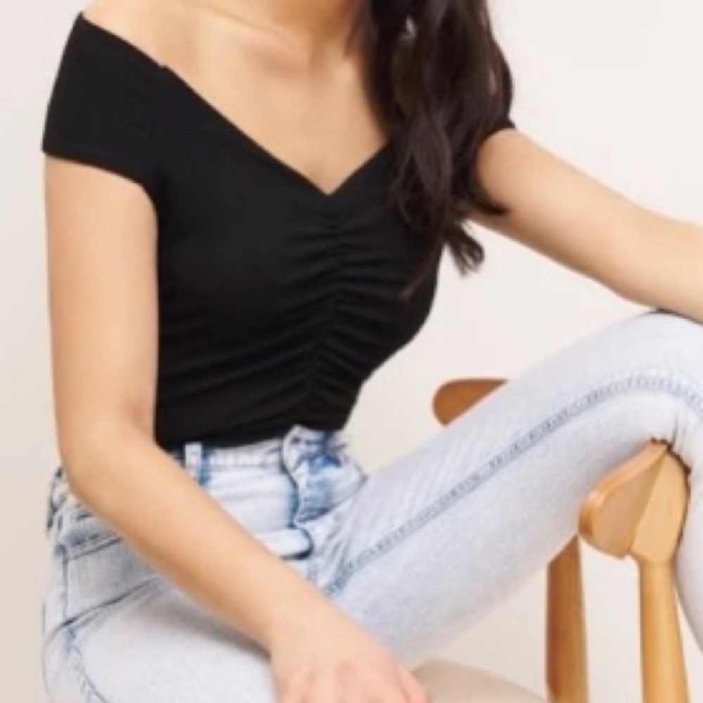 🆕 Dynamite Ruched Off-The-Shoulder Top - L